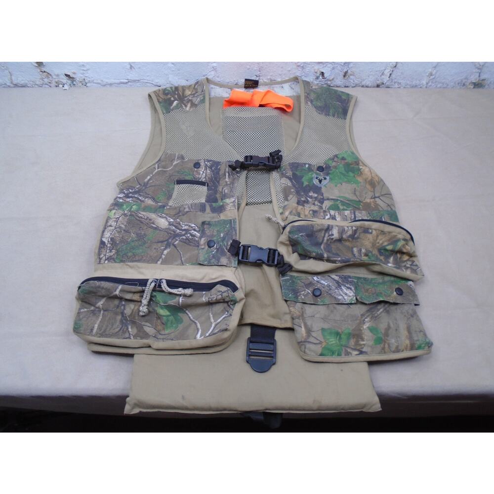 Scent Blocker Realtree Camo Hunting Vest M/L Ripstop Pocket W/ Detachable Seat